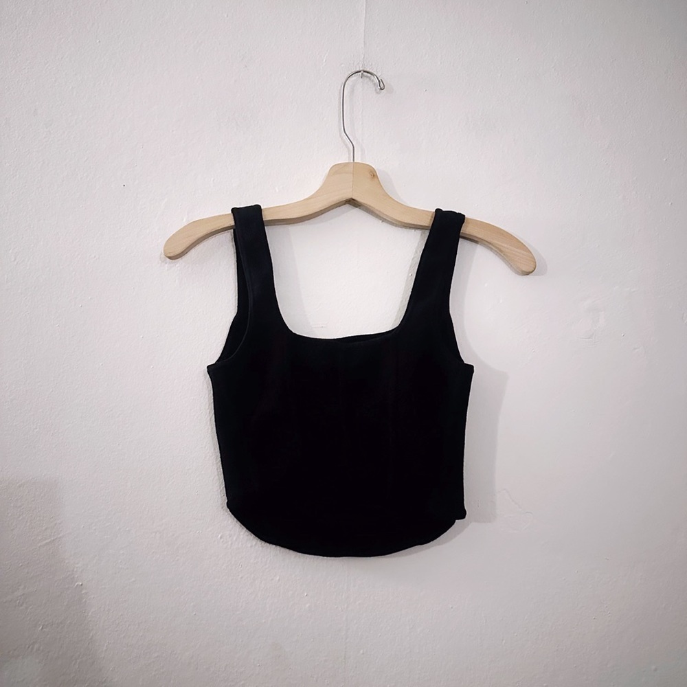 Aritzia Wilfred Sculpt Knit Squareneck Cropped Ribbed Tank Top Black - Picture 6 of 6